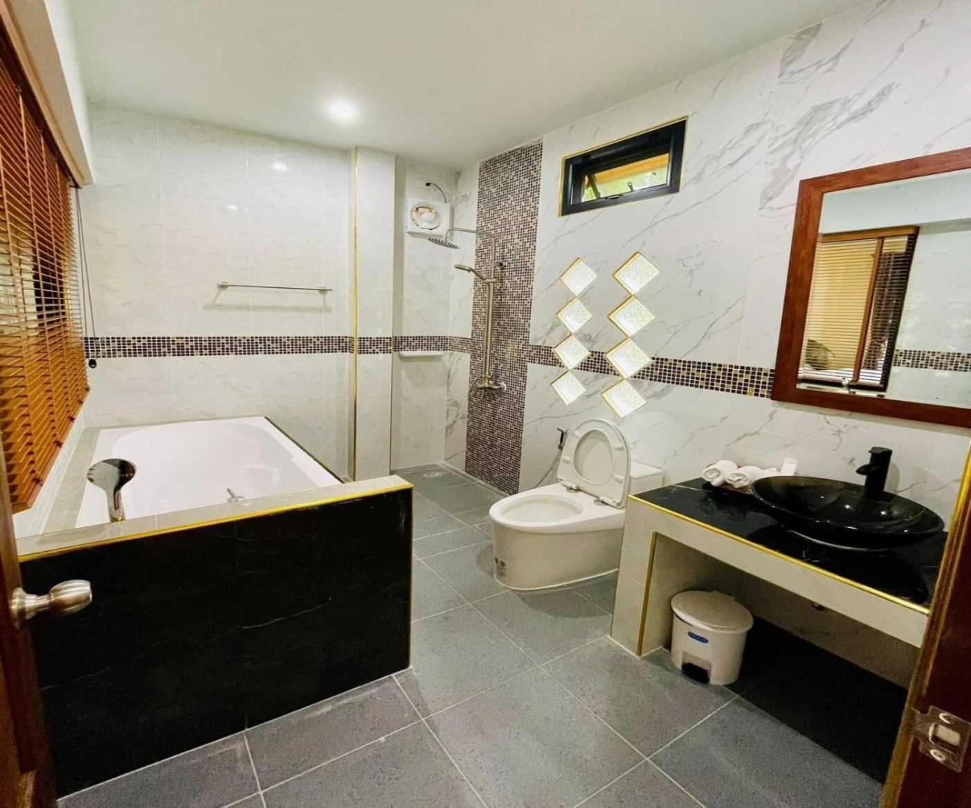 Capital O 75518 Baan Rose Resort Ao Luk Eksteriør bilde