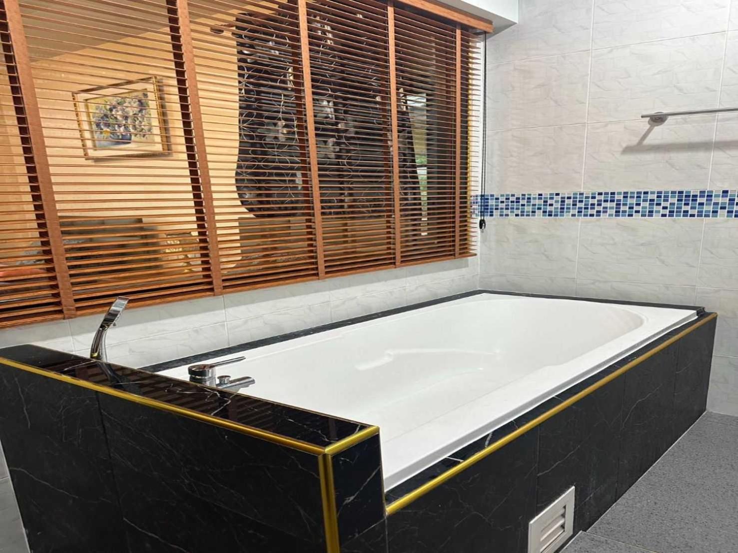 Capital O 75518 Baan Rose Resort Ao Luk Eksteriør bilde